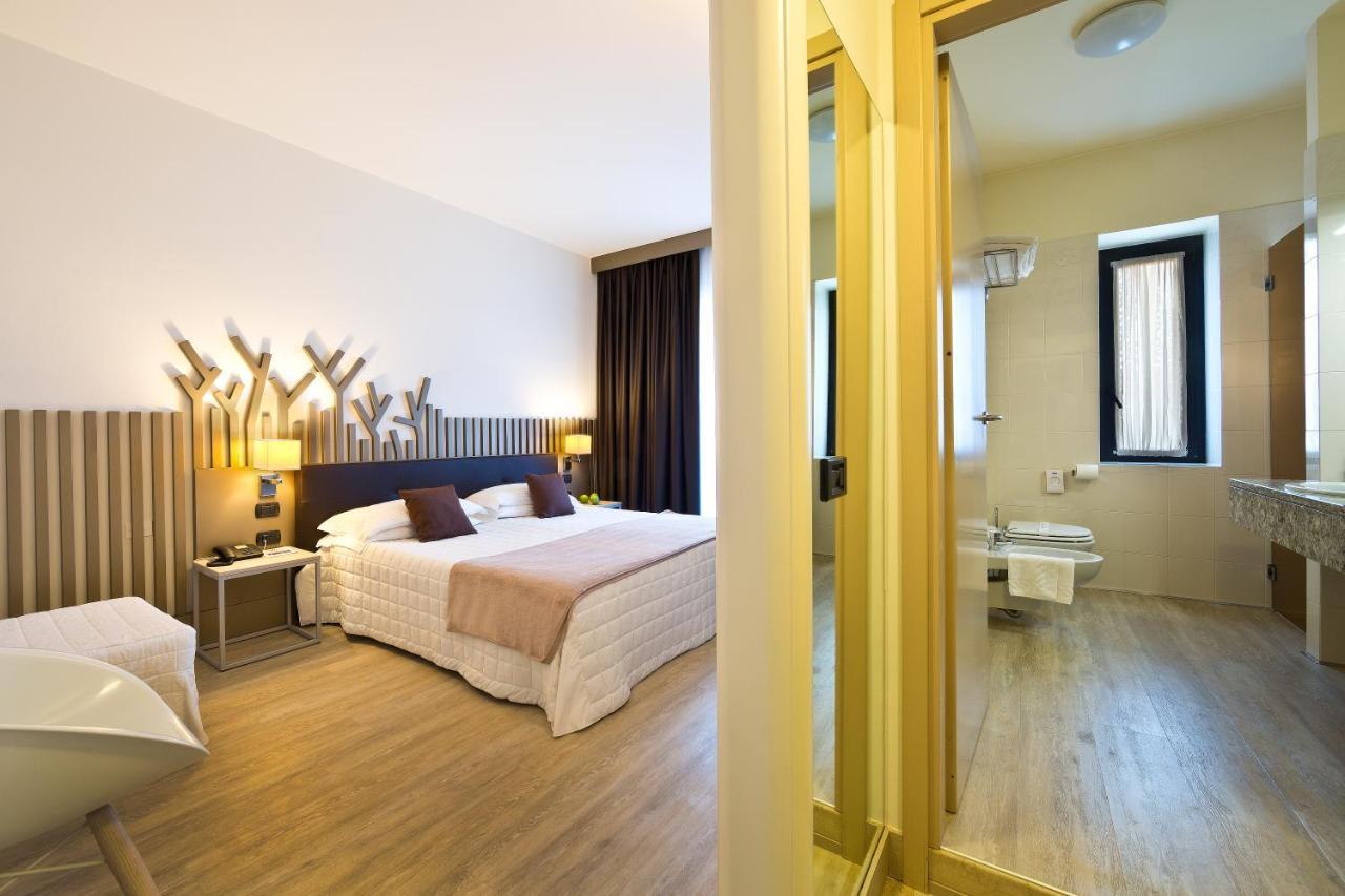 Hotel Desenzano Дезенцано-дель-Гарда Экстерьер фото