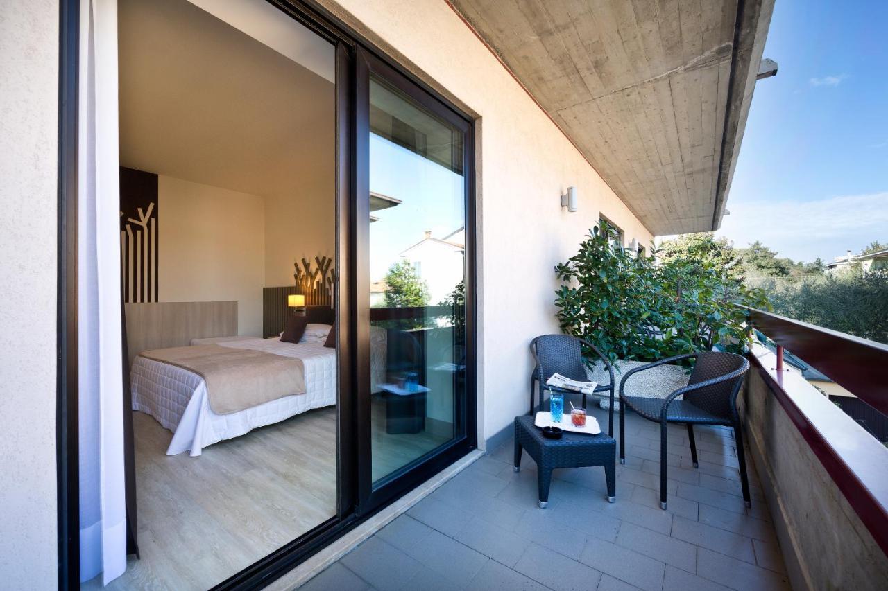 Hotel Desenzano Дезенцано-дель-Гарда Экстерьер фото