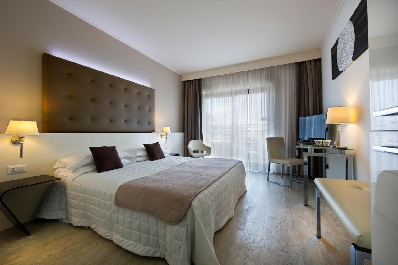 Hotel Desenzano Дезенцано-дель-Гарда Экстерьер фото
