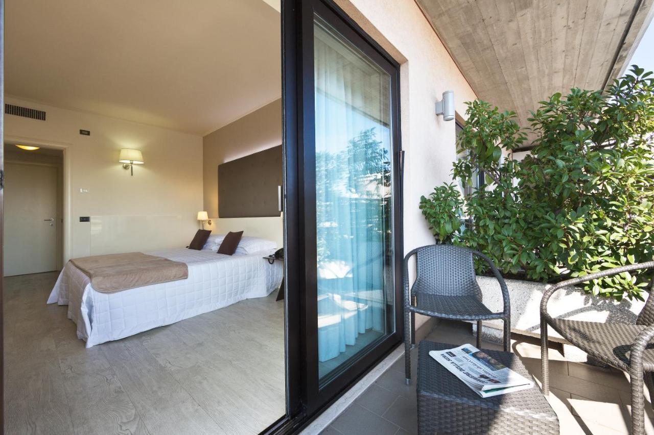 Hotel Desenzano Дезенцано-дель-Гарда Экстерьер фото
