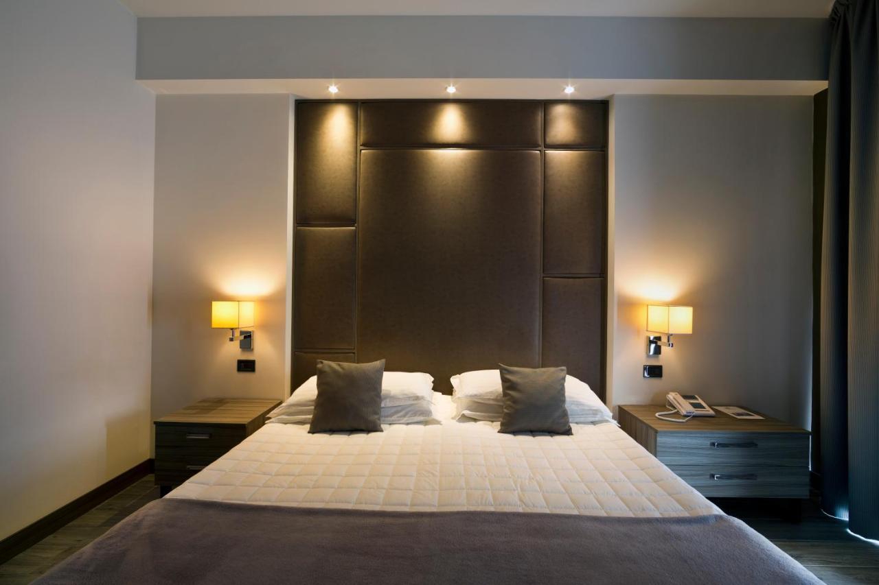 Hotel Desenzano Дезенцано-дель-Гарда Экстерьер фото