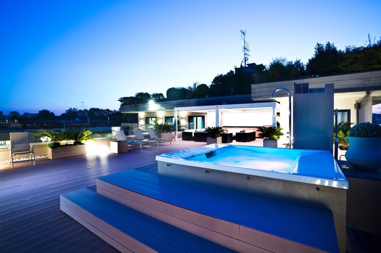 Hotel Desenzano Дезенцано-дель-Гарда Экстерьер фото